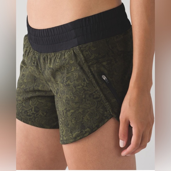 lululemon athletica Pants - lululemon | size 4 Tracker Short IV Mini Pencil Lace Brave Olive Black